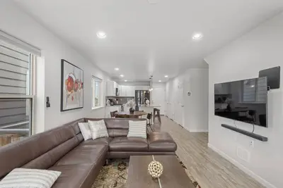 Image de Charming Denver Central Park Single Family Home