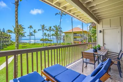 Image de Lae Nani 422. Great View from this 2nd Floor Ocean Front Condo. The Main Bedroom Faces the Ocean!
