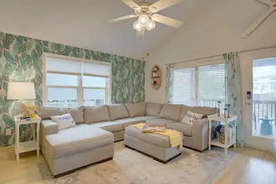Image de 3Min Walk to Beach w/Marsh View: Bright Spacious Family Home