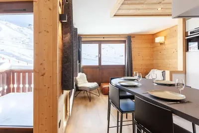 Image de somptueux  appartement 34m² 4 personnes vue sur les massifs enneigés