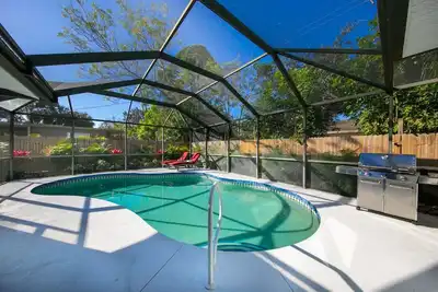 Image de Tastefully remodeled pool home 7 minutes from the Siesta Key Beach