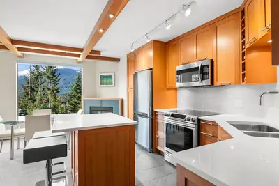 Image de Newly Renovated Ski/Out Condo w/ Pool, Hot Tub & Steam Shower