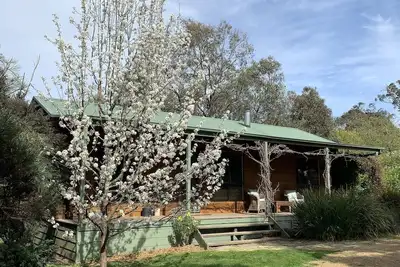Image de Maddens Cottage - Relax in the heart of the Yarra Valley wine district.