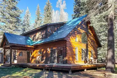 Image de Bayfield Cabin w/ Wraparound Deck & Fire Pit