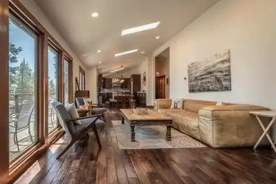 Image de Lakeside Bliss Retreat