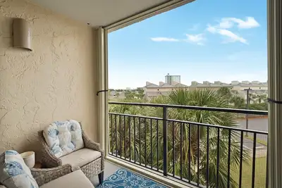 Image de Enclave 304b | Steps to Gated Beach • 2br w/ Smart TVs • Pool & Tennis • Sleeps
