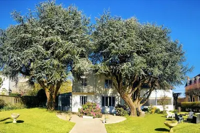 Image de Maison De Ville Avec Jardin Dans Quartier Calme