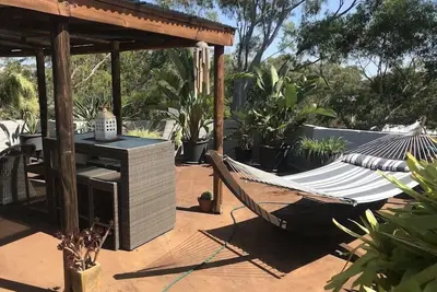 Image de 1166 on Booner - Hawks Nest, Roof top garden tranquility