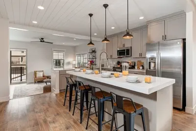 Image de Alpine Adventure Haus! 4br Townhome 15m to Main