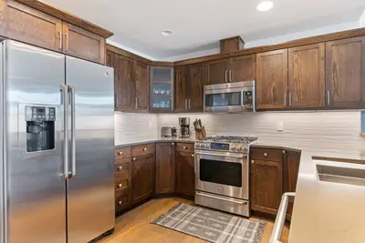 Image de Downtown Condo on Railway  | 2 Bed, 2 Bath