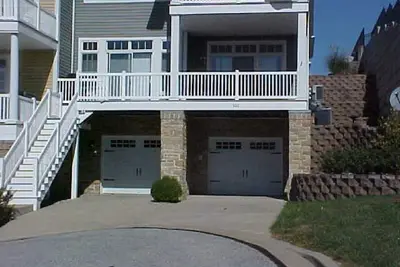 Image de River View Th w\/ Patio- 1 block from Main St