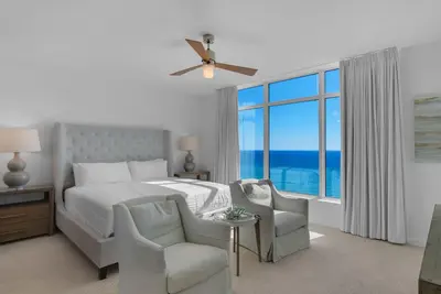 Image de On the Beach | Luxury |  Rooftop Pool | Downtown