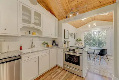 Image de The Forest Lake Partridge House Near Fort Jackson