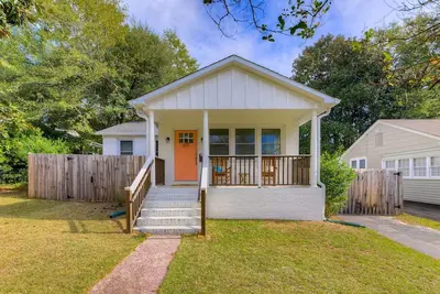 Image de The Rose Door Retreat w/ Huge King Bedroom Suite