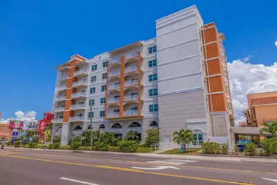 Image de 1605 Madeira Bay Resort with pool- walkable to beach and Johns Pass