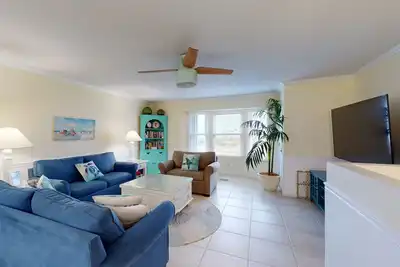 Image de Four-Level Beachfront Townhome with Private Elevator, Free WiFi, & Shared Pool