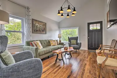 Image de Fredericksburg Getaway w/ Covered Deck & Fire Pit!