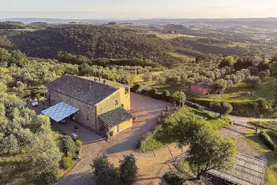 Image de Villa Collarina B: An elegant and welcoming two-story ancient tuscan country house surrounded by the greenery, with Free Wi-Fi.