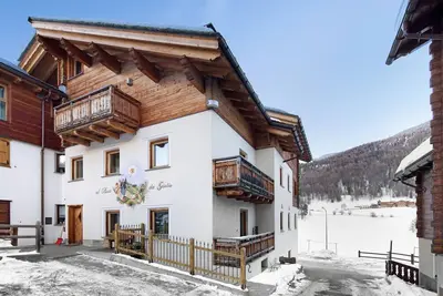 Image de Appartement 'Arancione Al bait da Giulio' avec vue sur les montagnes