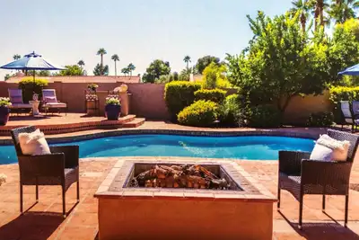 Image de Lovely Santa Fe Style Home: tranquil  McCormick Ranch poised on the greenbelt!