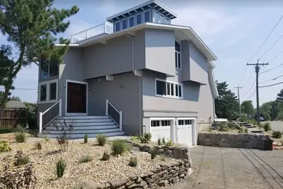 Wingaersheek, Private and Public Beach Luxury Home