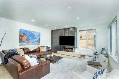 Image de San Juan 104- Modern New Telluride Condo with Central Location