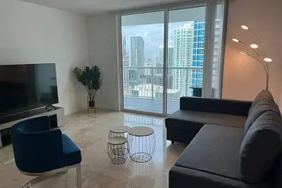 *New* Elegant Apt Brickell 5 min. From Beach
