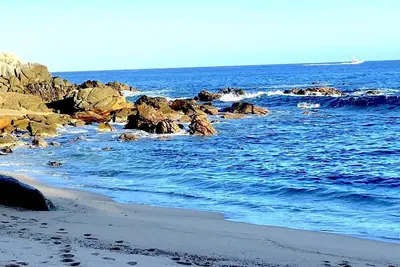 Image de Deluxe Vacation Home-Large 2 bedroom-Ocean Views, walk to Beach.