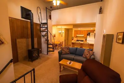 Image de Condo in the mountains!