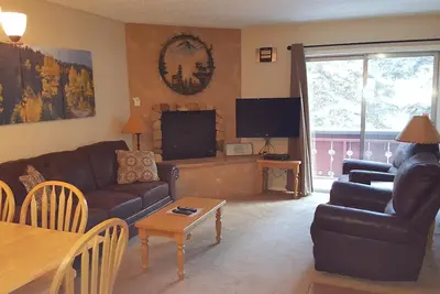 Image de Condo in the mountains!