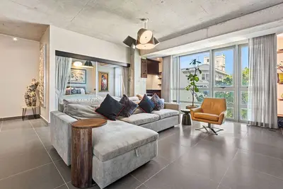 Image de New Gem 2 bedroom condo unit close to the beach