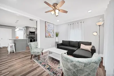 Image de 🏡Cozy Cottage Gated & Pet Friendly Sleeps 6🐶