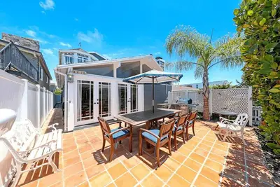 Image de The Magic is in the Details! | Clean, Bright, & Beautiful | A Private Oasis Steps from the Beach!