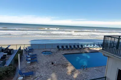 Image de Spectacular Waterfront Oceanview Condo