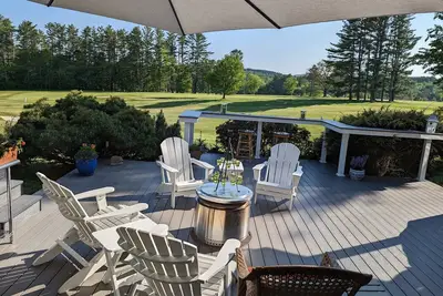 Image de Shaker Bear Guest House- Sleeps 6: Queen & 4 twins, 2 Full bath's