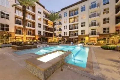 Image de Luxury Downtown Apt 1 Bd, With pullout sofa and Pool & Sky View