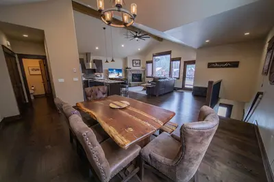 Image de Mtn Views, Private Hot Tub, Walk to Slopes