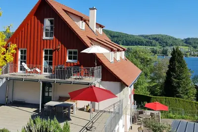 Image de Historic timbered house with panoramic sea view, 200 m from the lake
