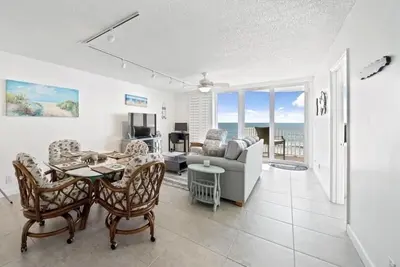 Image de Beautiful Oceanfront Condo