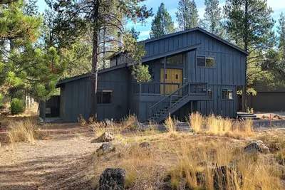 Image de Private home with hot tub, 8 Sharc passes, bike paths, close to Deschutes River