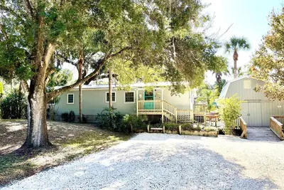 Image de Charming Waterfront Canal Home in beautiful Old Homosassa! 5 Kayaks, Dock, Bikes