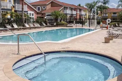 Image de It is located 15 minutes from Disney
