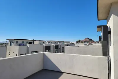 Image de Upgraded townhouse for 6 months rental