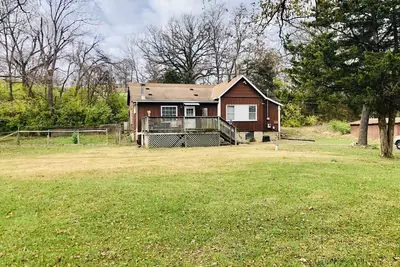 Image de 2 Bedroom Cottage, large front yard, pets welcome, great location