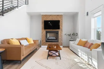 Image de King bed, fast wifi, 5 min drive from the beach