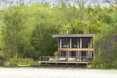 Image de Lakes by Yoo holiday house rental with shared indoor pool, internet access