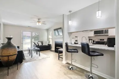 Image de The Gray Retreat - Luxury Condo