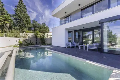 Image de Villa avec piscine privée, jacuzzi et sauna