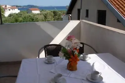 Image de Appartement dans Tribunj avec vue mer, Balcon, Climatisation, Wifi (5037-1)