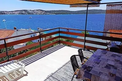 Image de Appartement dans Okrug Gornji avec vue mer, terrasse, Climatisation, Wifi (5045-1)